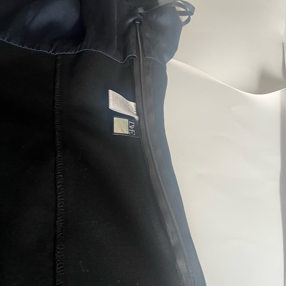 DIANE VON FURTENBERG EXCLUSIVELY FOR Neiman Marcus Black and Navy Dress - Picture 6 of 12